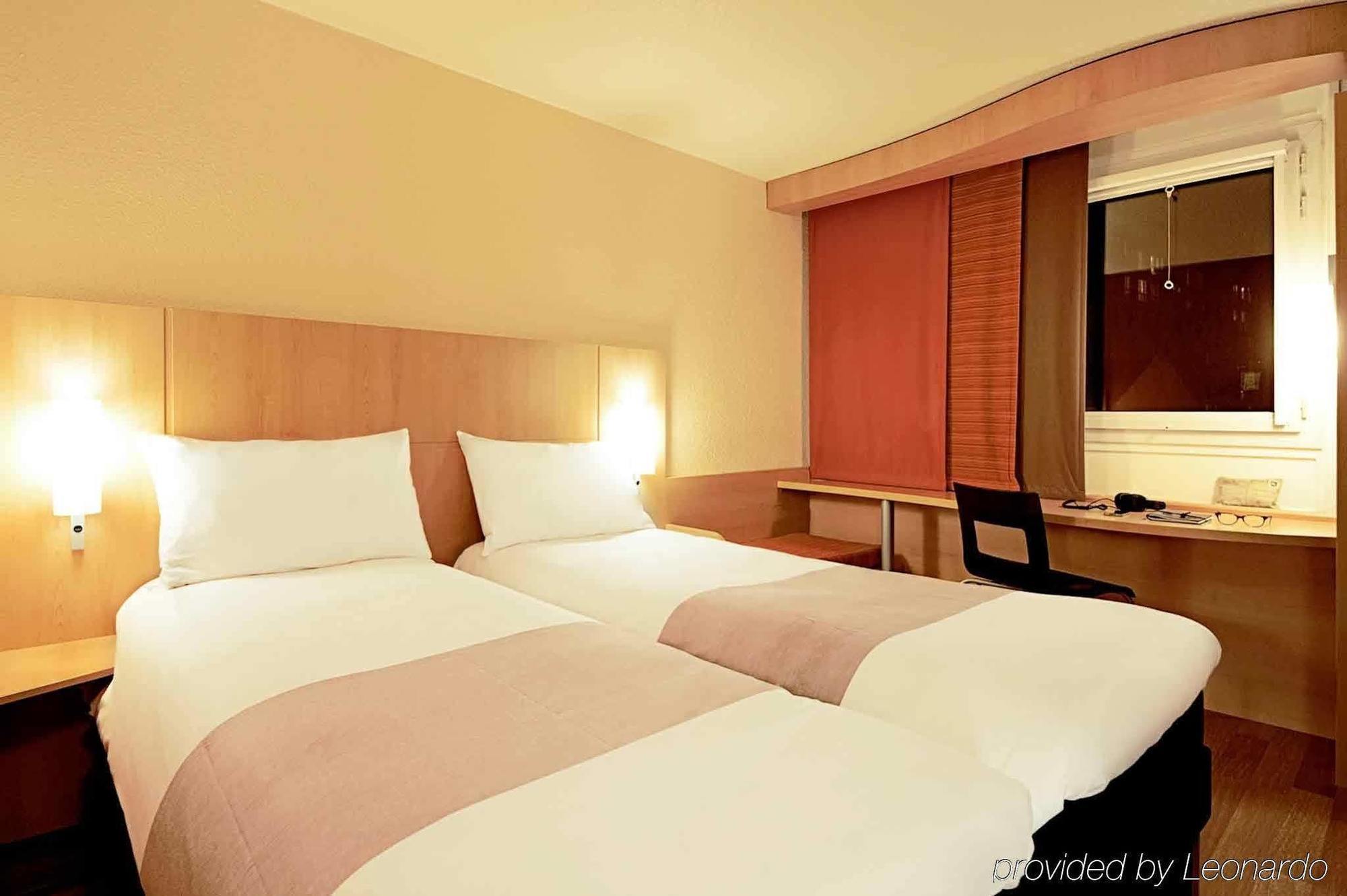 Ibis Chengdu Yongfeng Hotel Εξωτερικό φωτογραφία