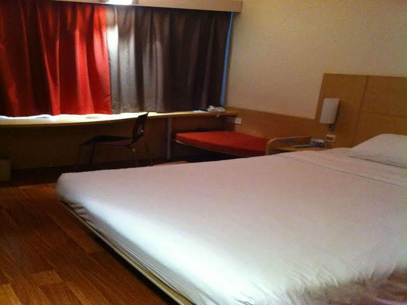 Ibis Chengdu Yongfeng Hotel Εξωτερικό φωτογραφία